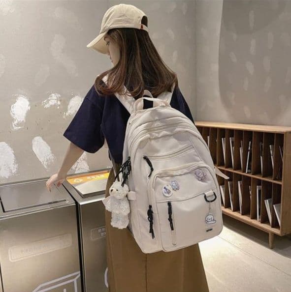 レディースリュック マルチポケット可愛いぬいぐるみ付きリュック